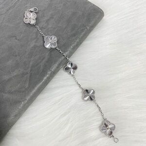 Silver Trefoil Bracelet